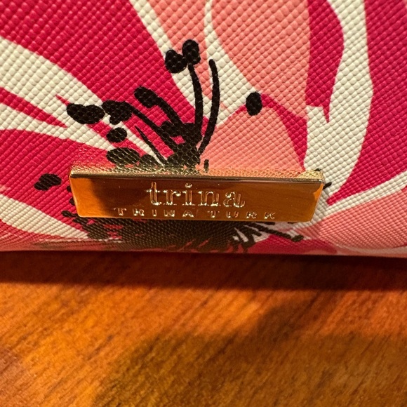 Trina Turk Pink Floral Women's Toiletry Bag - Picture 12 of 12